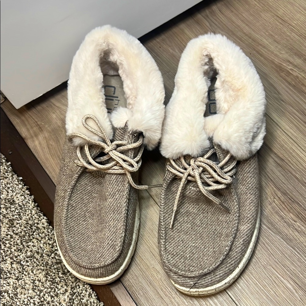 Hey Dude Women's Tan Shoes with Faux Fur Lining